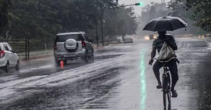 Rain in many places in Hyderabad..