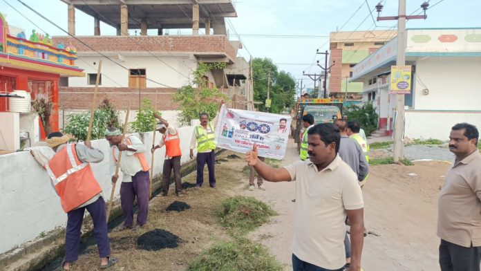 Commissioner inspects sanitation works