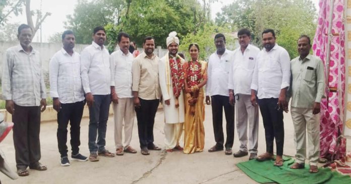 Congress leaders blessed the bride and groom .
