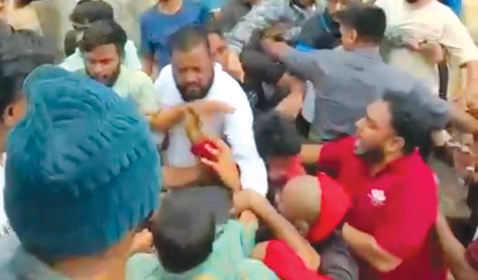 బస్తీవాసుల ఆగ్రహం
