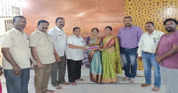 Providing flowers and soil for the marriages of poor girls..