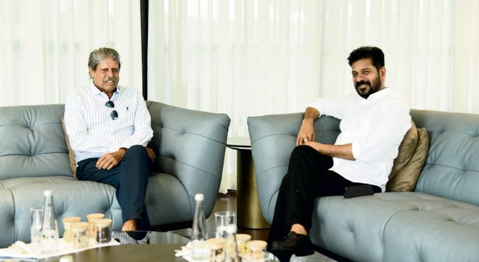 Kapil Dev meets CM