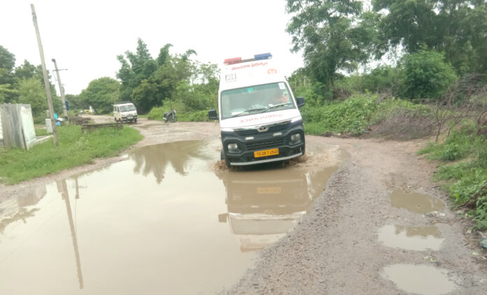 Ambulance driver dies at Anna Guntala