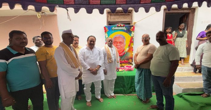 Chinthala visits Krishnas family