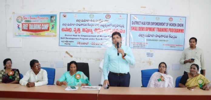 Collector congratulates Sonia Shankar Foundation