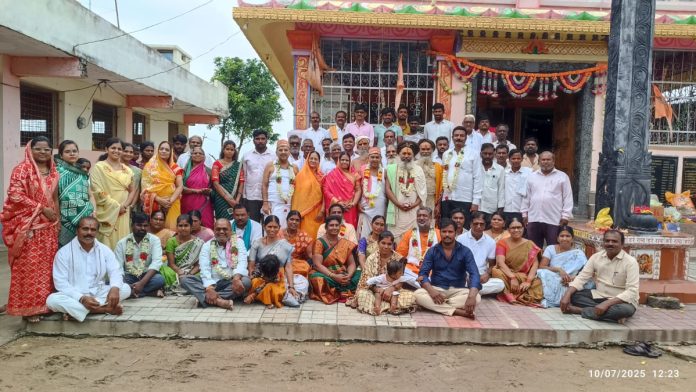 Guru Pournami celebrated on the banks of Triveni Sangama