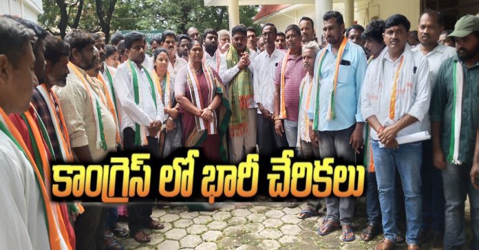 Huge additions to Congress in the presence of Minister Seethakka