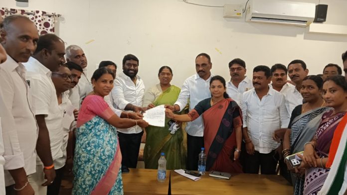 Maddali Nagamani elected as Mulugu Mahila Congress President