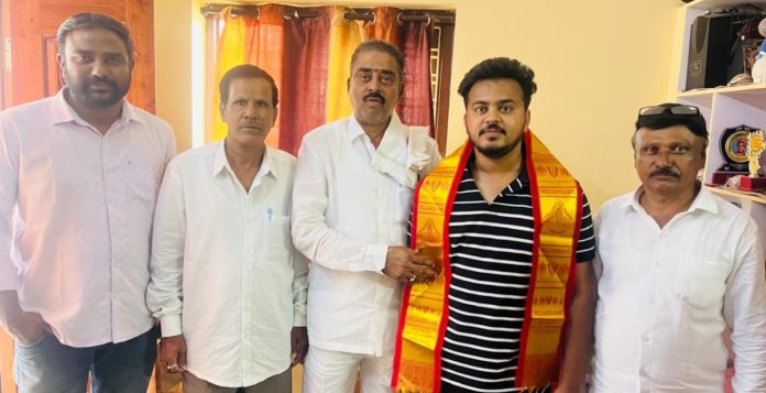 Potnak blesses elephant Nikhil Reddy who is going to Australia.