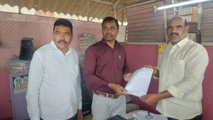 Request to build a compound on both sides of the bus stand