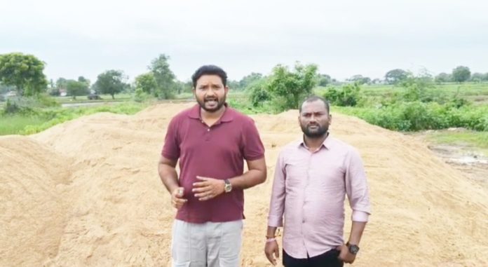 Sand mafia in full swing in Mantri Mandal..