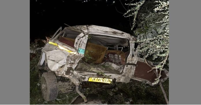 Vehicle falls into valley in Jammu and Kashmir, five dead