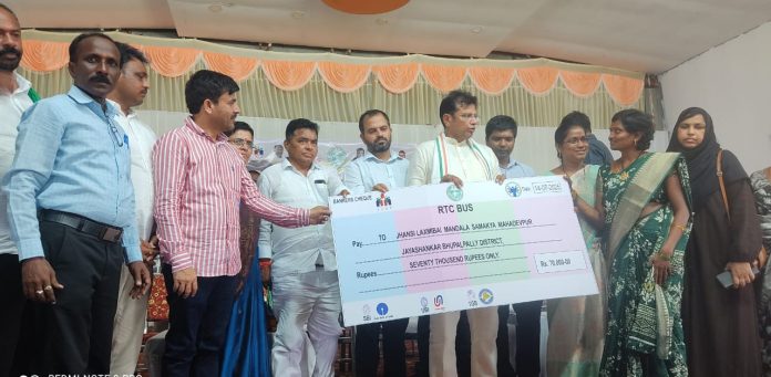 We will stand by women: Minister Sridhar Babu