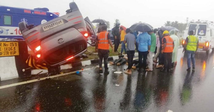Car overturns