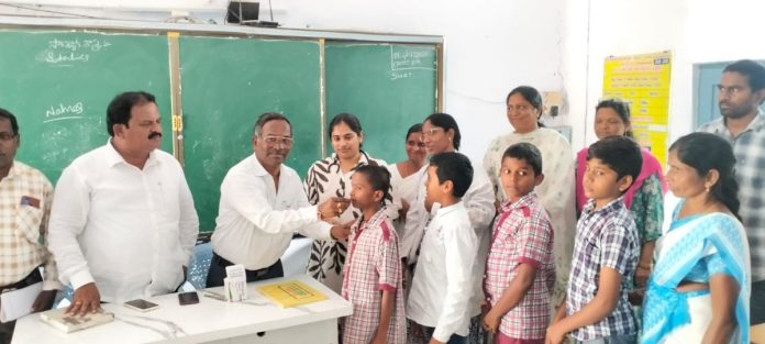 Albendazole tablets should be administered to children aged two to 19: MPDO