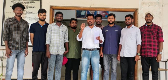 An engineering college should be established on the campus.