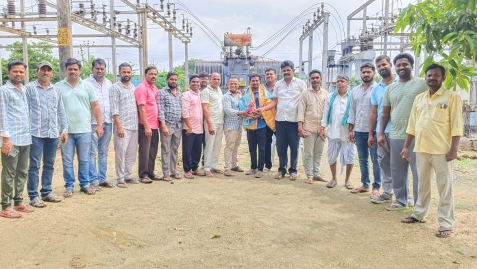 Best Assistant Lineman Naresh honored