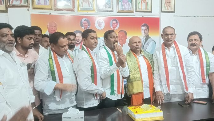 Bodhan MLA Sudarshan Reddys birthday celebrated in grand style
