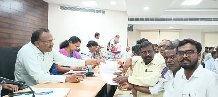 Bus facility should be provided to Prodduturu village: CPI(M)