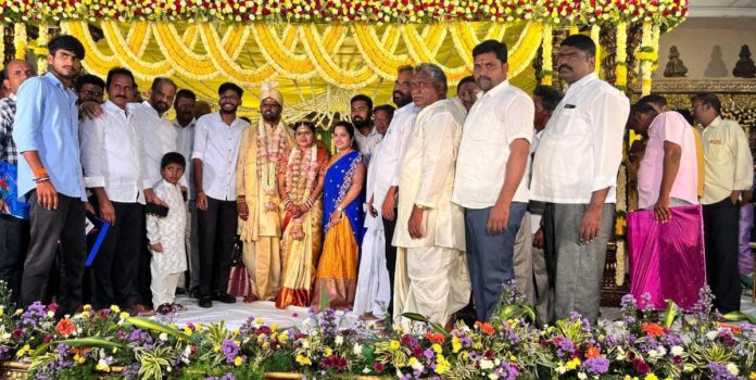 Busireddy Pandana blesses the newlyweds