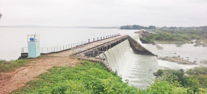 Continuing flooding into the Pocharam project..