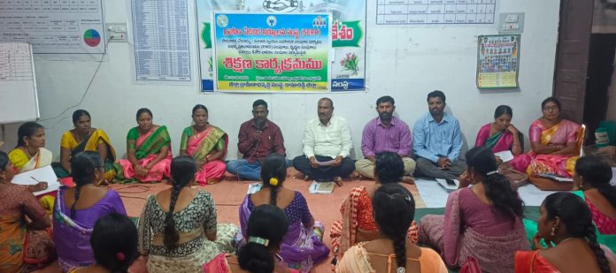 Elderly associations should be established.
