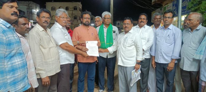 Farmers meet CPI(M) floor leader in Parliament John Bitros.