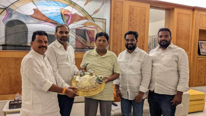 Gadugu Gangadhar wishes Sudarshan Reddy a happy birthday