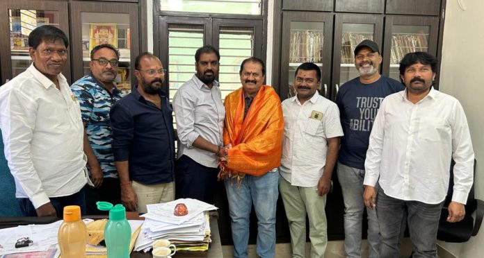 Honor to Sarva Samaj representative