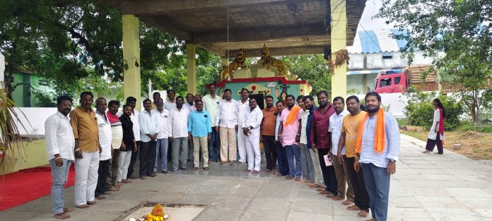 Peddamma's mother should cooperate in the reconstruction of the temple.