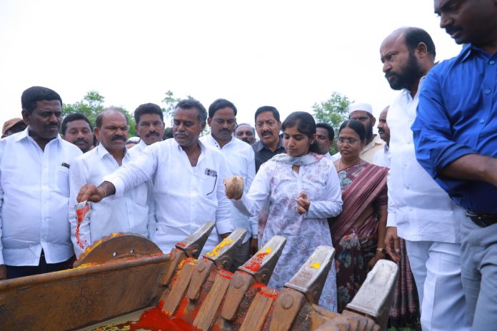 It is the Congress government that makes farmers kings.