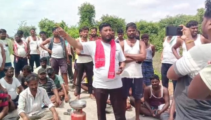 Lorry drivers concerned about sand quarry-2