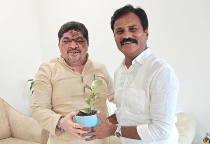 MLA Kumbha meets Minister Ponnam..