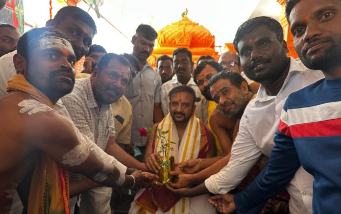 MLA Madanmohan Rao visits Kalabhairava Swamy