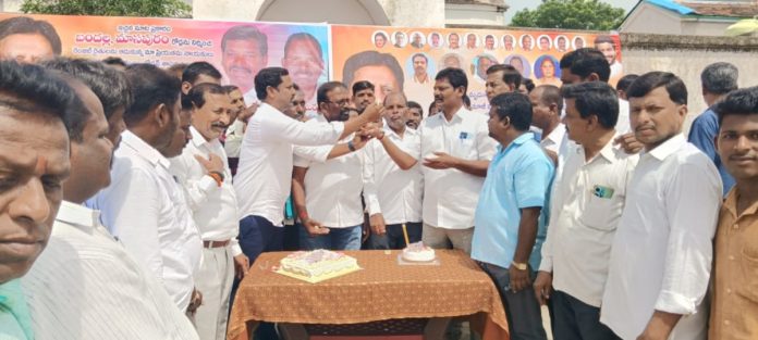 MLA Sudarshan Reddy's birthday celebrations under the auspices of Munnur Kapu Sangam..