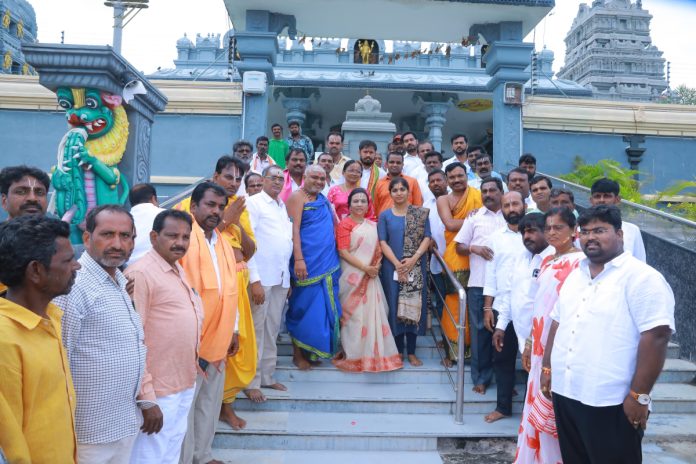 MLA performs special pujas at Valmidi temple