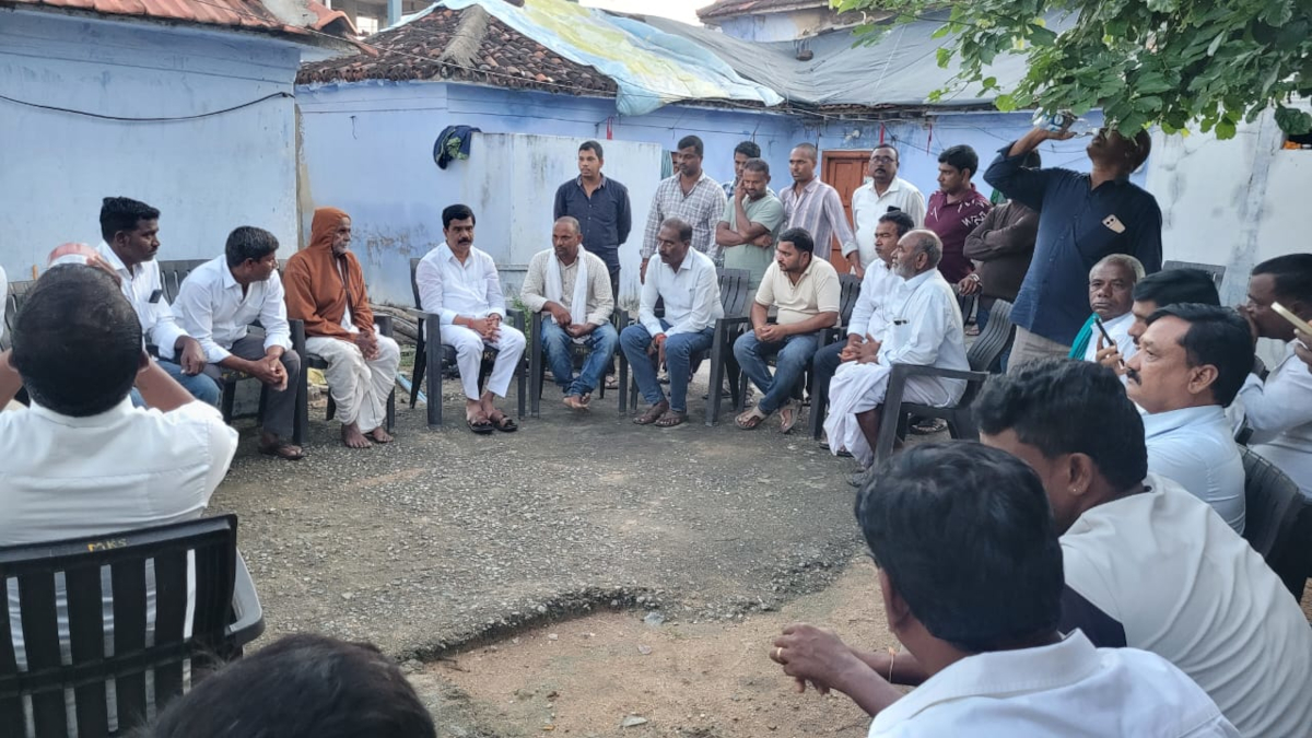 ఆత్మీయ కుటుంబాలకు ఎమ్మెల్యే పరామర్శ