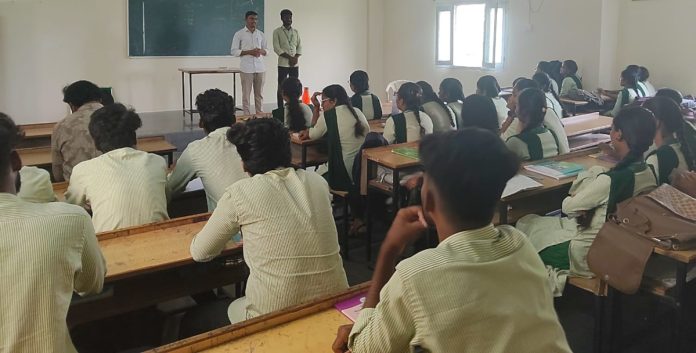 Pending scholarship fee reimbursement should be released: SFI