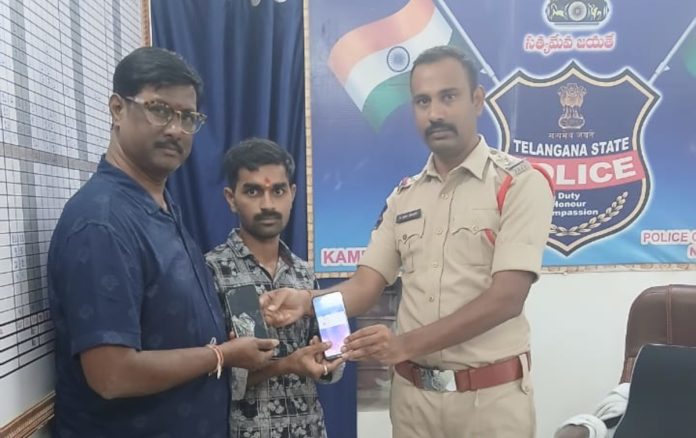 Providing cell phones to victims