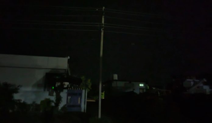 Street lights in Thatlavai have not been on for two days.