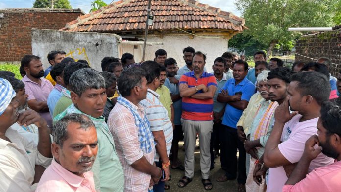 Subhash Reddy visited the families of the deceased.