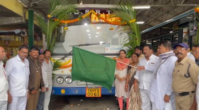 Two RTC buses to Banswada