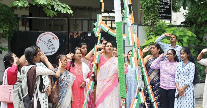 పోరాట యోధుల స్ఫూర్తిని కొనసాగిద్దాం