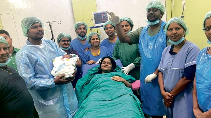 IAS officer's wife gives birth in government hospital