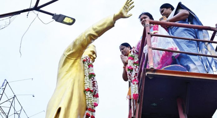 రాజీవ్‌ గాంధీ వల్లే మంత్రి స్థాయికి ఎదిగా..మంత్రి కొండా సురేఖ