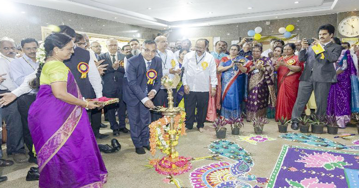 ఎల్‌ఐసీలో 35 విభిన్న పథకాలు – Navatelangana