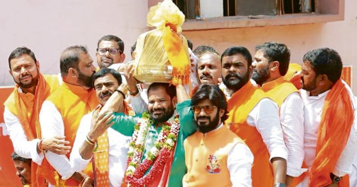35 lakhs
