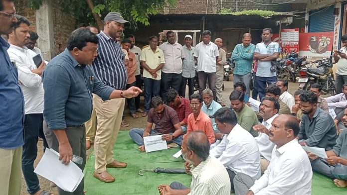 Action should be taken against illegal constructions