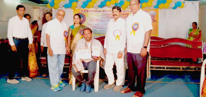 Azmat Khan honored as best gym teacher