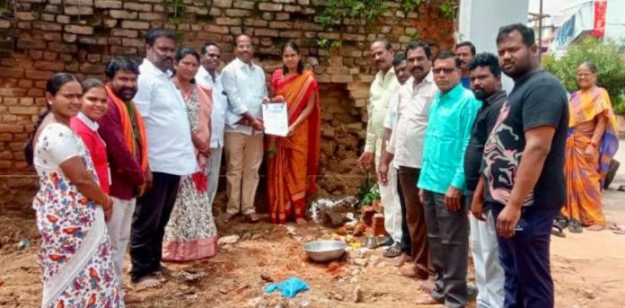 Groundbreaking ceremony for the construction of Indirammas house